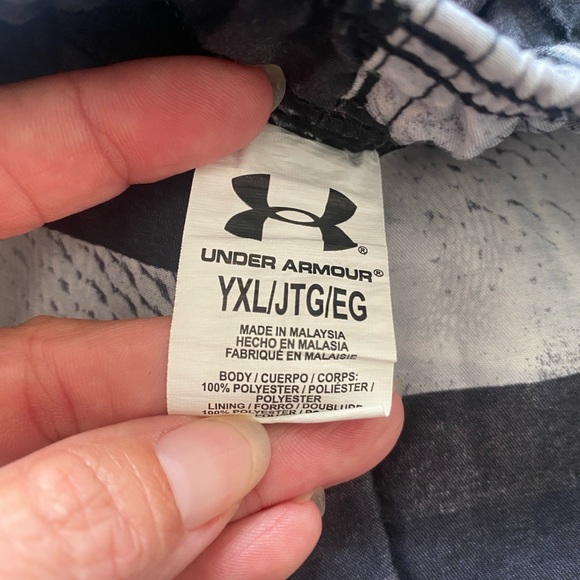 Bundle of 3 Under Armour Swim Trunks Youth XL - Picture 10 of 10